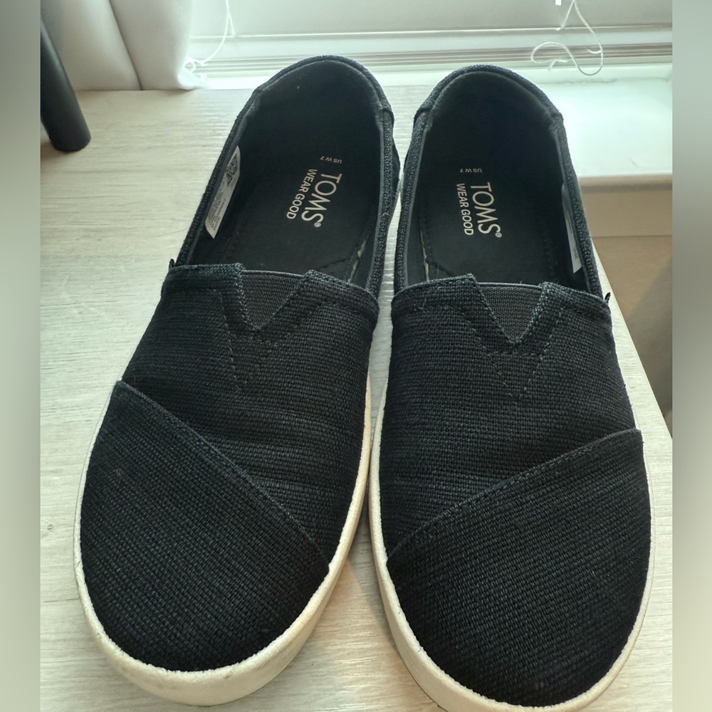 Black Toms Slip On Sneaker size 7